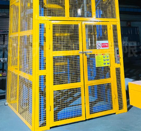 东风货梯可以安装在室外吗